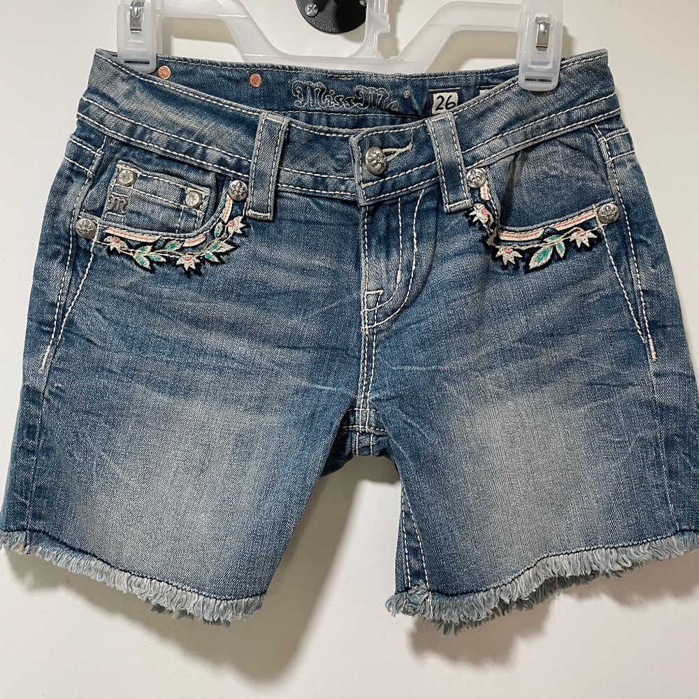 Miss Me signature mid shorts